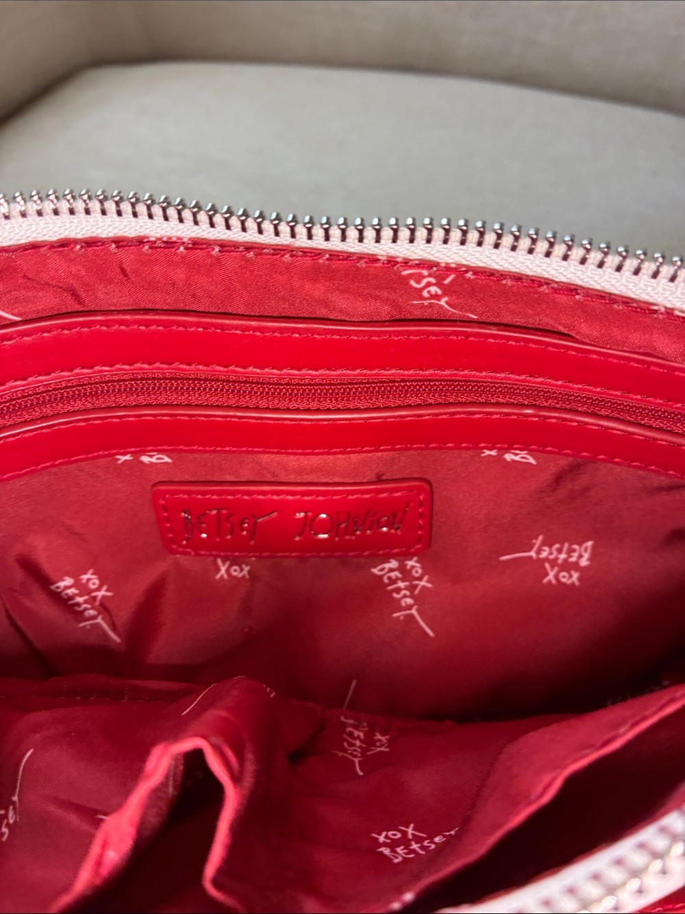 Betsey Johnson White Crossbody Red Baseball Stitching and XOX and Hotdog Charm - Picture 11 of 12
